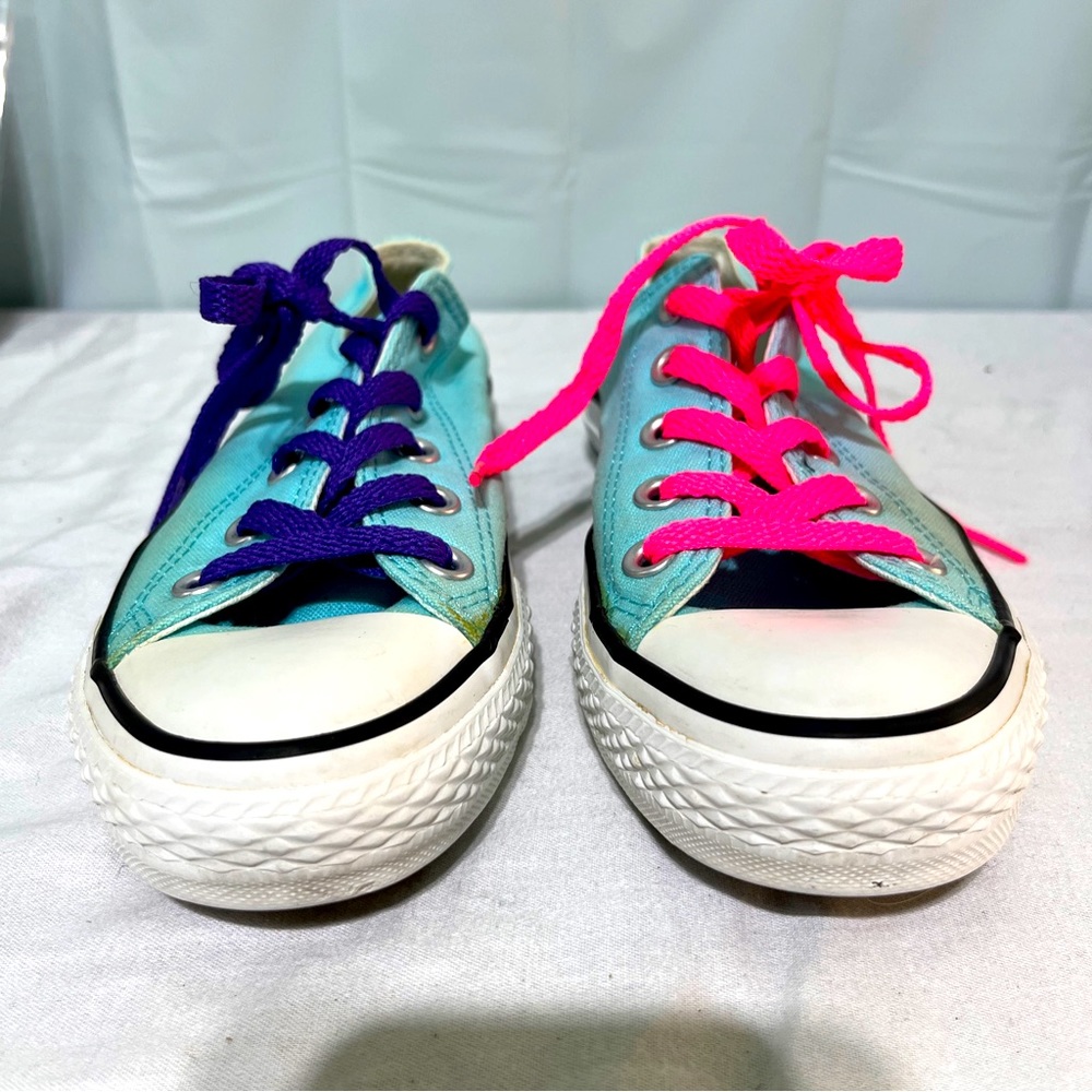 Converse All Stars low tops light blue/aqua color size 6
